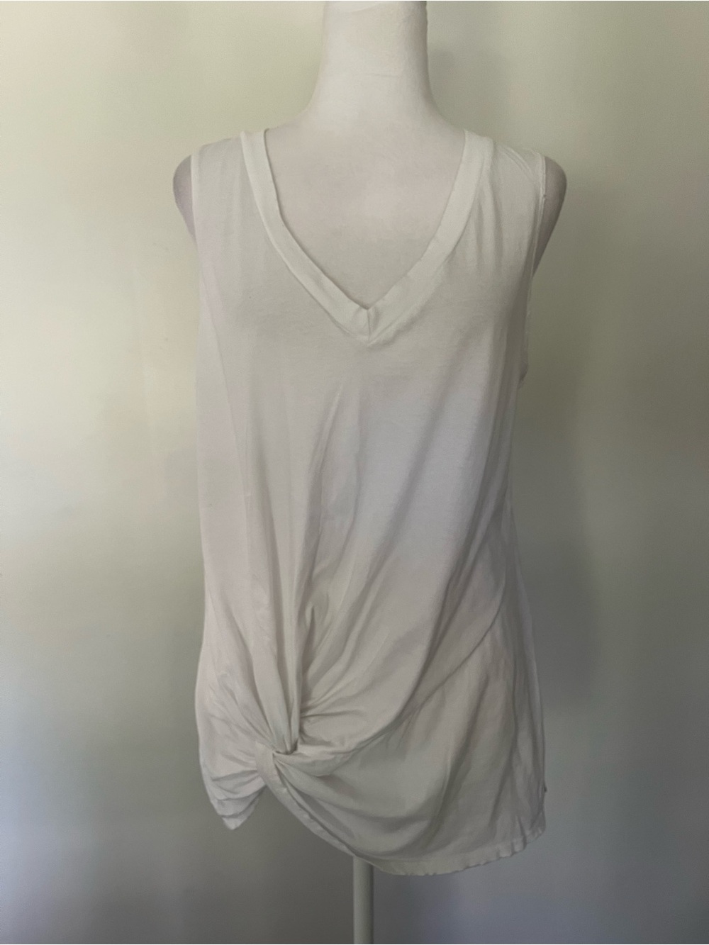 PHILANTHROPY White V-Neck Front-Knot Sleeveless Tank